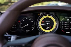 2024 Porsche 911 Carrera 4 GTS Cabriolet — фото 8
