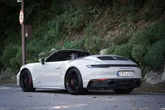 2024 Porsche 911 Carrera 4 GTS Cabriolet — фото 19