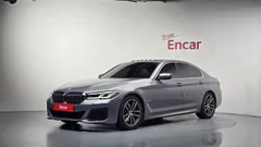 2023 BMW 5-Series 520i M Sport — фото 2