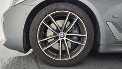 2023 BMW 5-Series 520i M Sport — фото 6