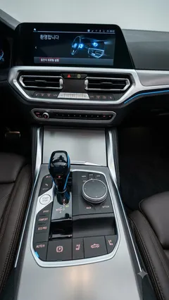 2022 BMW 4-Series 420i M Sport Convertible — фото 9