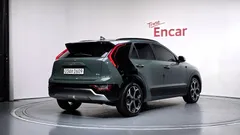 2022 Kia Niro Signature — фото 2