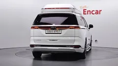 2023 Kia Carnival Diesel 9-Seater Hi-Limousine — фото 4