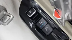 2023 Kia Carnival Diesel 9-Seater Hi-Limousine — фото 16