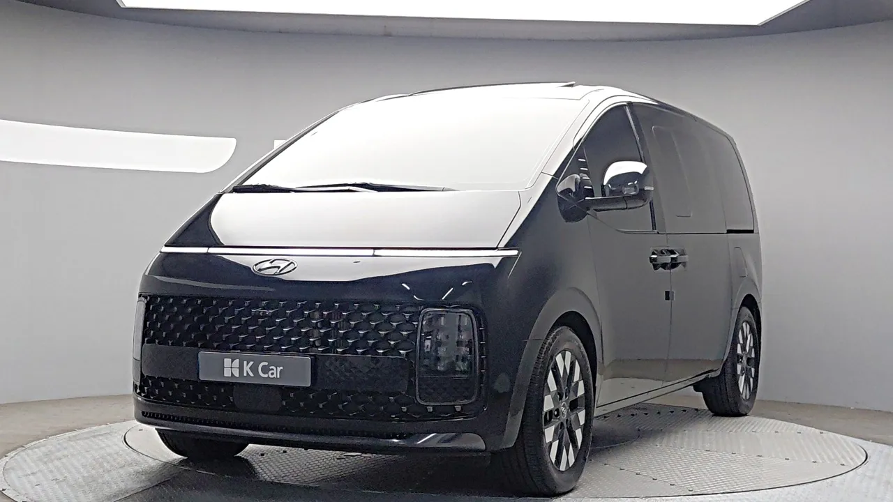 2023 Hyundai Staria Lounge 9-Seater