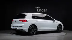 2022 Volkswagen Golf 2.0 TDI Prestige — фото 2