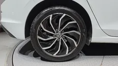 2022 Volkswagen Golf 2.0 TDI Prestige — фото 5