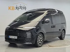 2023 Hyundai Staria 4WD Lounge 9-Seater — фото 1