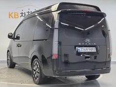 2023 Hyundai Staria 4WD Lounge 9-Seater — фото 3