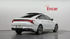 2023 Kia K8 Signature — фото 2