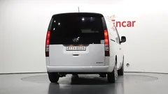 2023 Hyundai Staria Cargo 3-Seater — фото 4