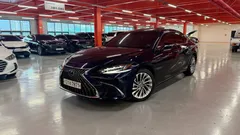 2022 Lexus ES Executive — фото 2
