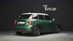 2022 Mini Cooper 5Door Classic — фото 2