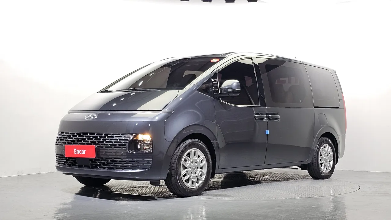 2023 Hyundai Staria Tourer 11-Seater