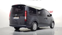 2023 Hyundai Staria Tourer 11-Seater — фото 2