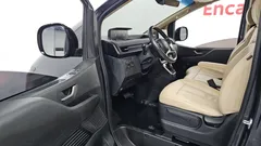 2023 Hyundai Staria Tourer 11-Seater — фото 10