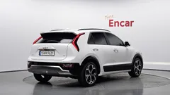 2022 Kia Niro Signature — фото 2