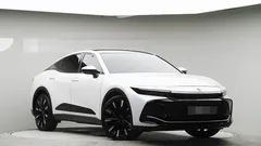 2023 Toyota Crown 2.4 4WD Dual Boost HYbrid, белый — фото 3