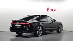 2022 Audi A7 55 TFSI Quattro Premium — фото 2