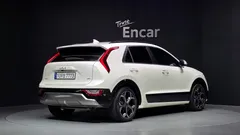 2022 Kia Niro Signature — фото 2