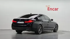 2022 BMW 5-Series 520i M Sport — фото 2