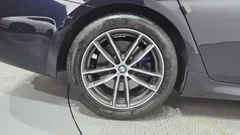2022 BMW 5-Series 520i M Sport — фото 5