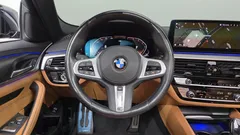 2022 BMW 5-Series 520i M Sport — фото 18