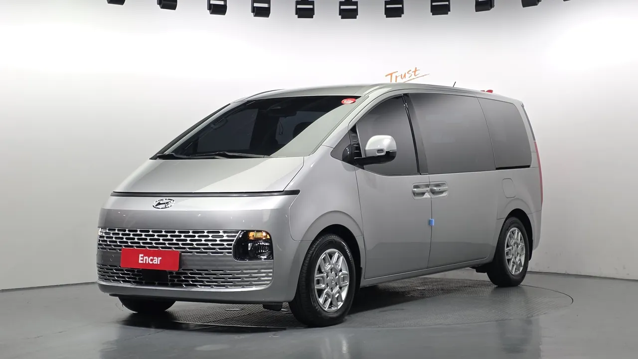 2022 Hyundai Staria Tourer 11-Seater