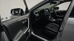2021 Toyota RAV4 2.5 4WD Hybrid, серебристый — фото 10