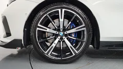2024 BMW 5-Series 530i xDrive M Sport — фото 5