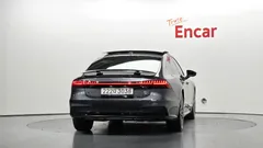 2022 Audi A7 55 TFSI Quattro Premium, серый — фото 4