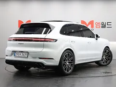 2024 Porsche Cayenne 3.0 — фото 3