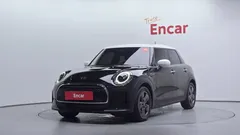 2023 Mini Cooper 5Door Classic — фото 1