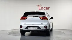 2022 Kia Niro 1.6 HEV, белый — фото 4
