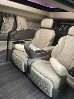 2023 Kia Canival Gasoline 4-Seater Hi-Limousine — фото 4