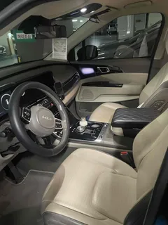2023 Kia Canival Gasoline 4-Seater Hi-Limousine — фото 5