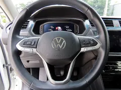 2023 Volkswagen Tiguan 2.0 TSI Prestige — фото 8