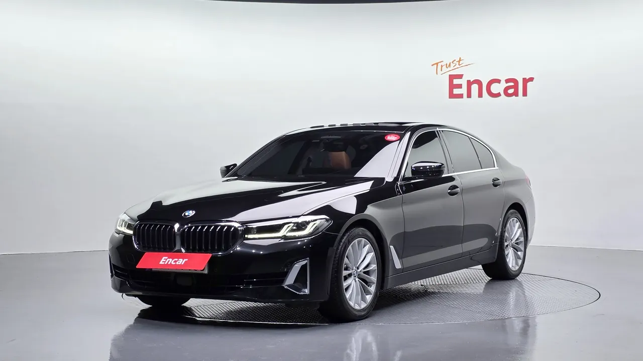 2022 BMW 5-Series 520i Luxury