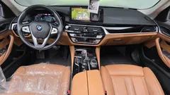 2022 BMW 5-Series 520i Luxury — фото 14