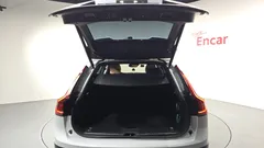 2021 Volvo V90 B5 Pro AWD, белый — фото 18