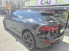 2022 Audi Q8 45 TDI Quattro, чёрный — фото 5