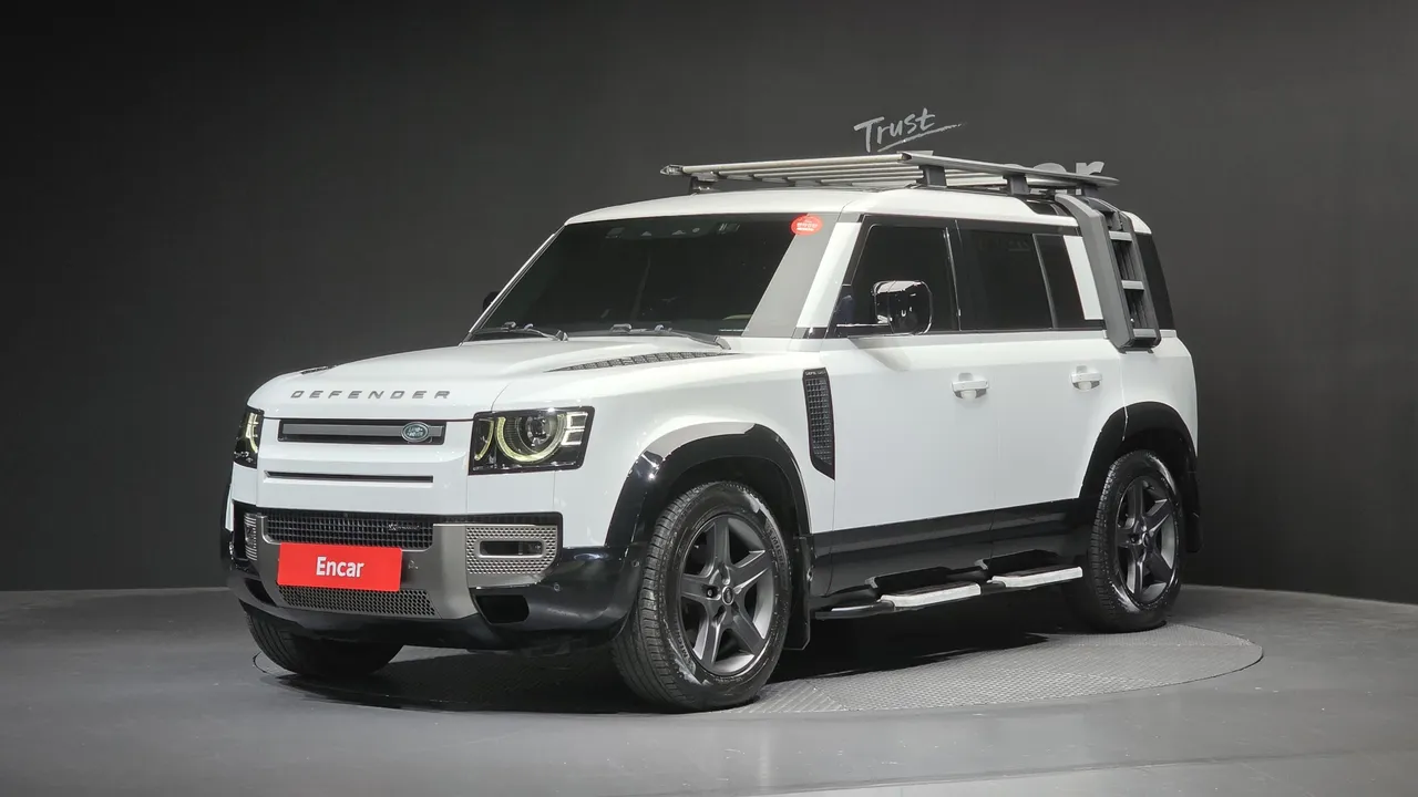 2022 Land Rover Defender 110 P300 X-Dynamic SE