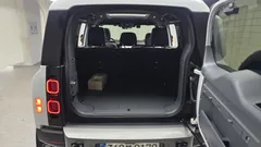 2022 Land Rover Defender 110 P300 X-Dynamic SE — фото 17