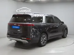 2023 Kia Carnival Diesel 9-Seater Prestige — фото 4