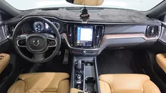 2021 Volvo V60 B5 Pro AWD, серо-серебристый — фото 7