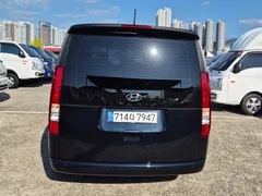 2023 Hyundai Staria Tourer 11-Seater — фото 4