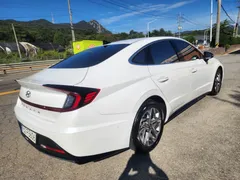 2022 Hyundai Sonata 2.0 — фото 2