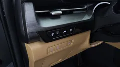2023 Kia Carnival Gasoline 9-Seater Prestige — фото 17