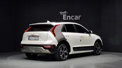2022 Kia Niro Signature — фото 2