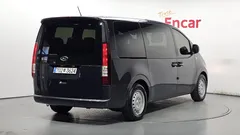 2022 Hyundai Staria Tourer 11-Seater — фото 2